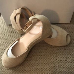 ‼️HALF OFF‼️ NIB - Peep/Open Toe Ankle Strap Wedges